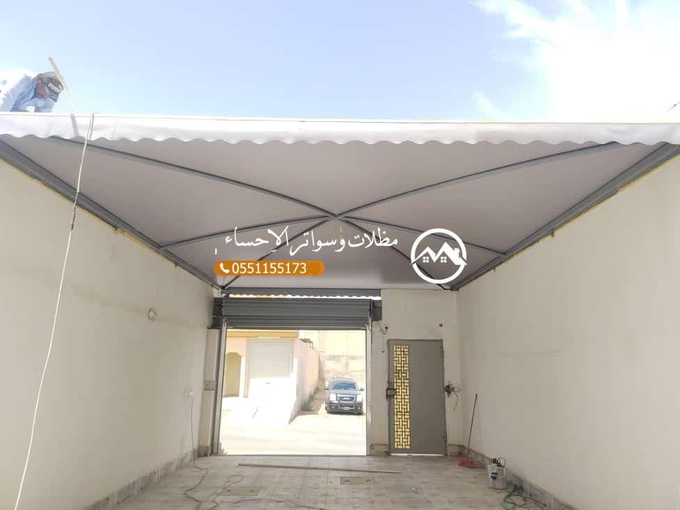 مظلات وسواتر خشبية مميزة تضفي جمالًا وطابعًا طبيعيًا للحدائق